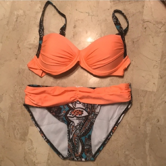 Coral Bikini - Picture 2 of 4